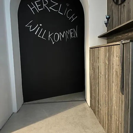 Wpa - Zimmer- Modernes Mit Parkplatz,wifi,netflix * Moosthenning
