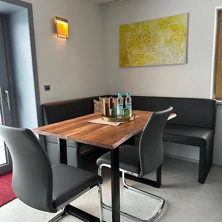 Appartement Wpa - Zimmer- Modernes Mit Parkplatz,wifi,netflix *