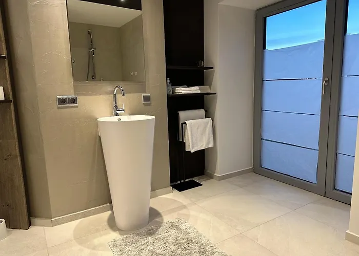 Appartement Wpa - Zimmer- Modernes Mit Parkplatz,wifi,netflix Moosthenning